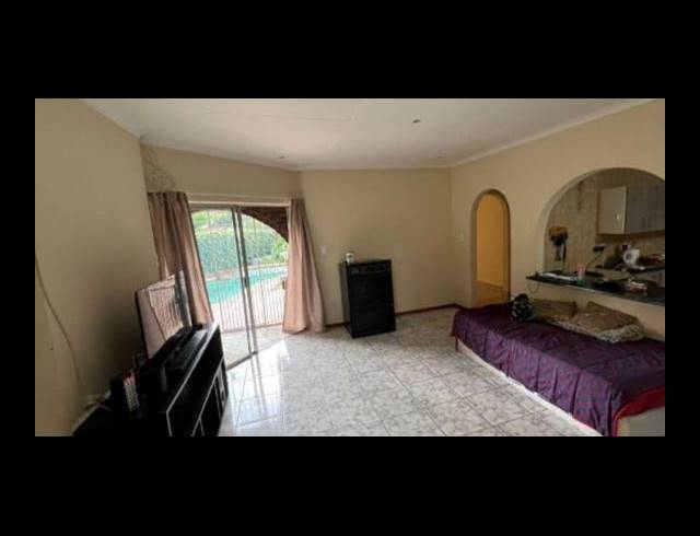 3 BEDROOM TOWNHOUSE FOR SALE IN BIRCHLEIGH